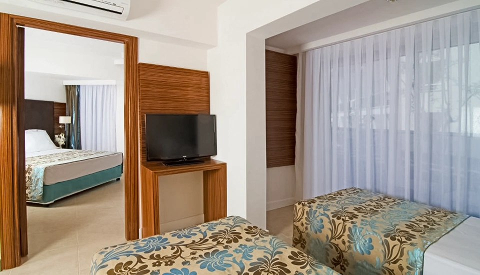 هتل پالم وینگز بیچ ریزورت آنتالیا